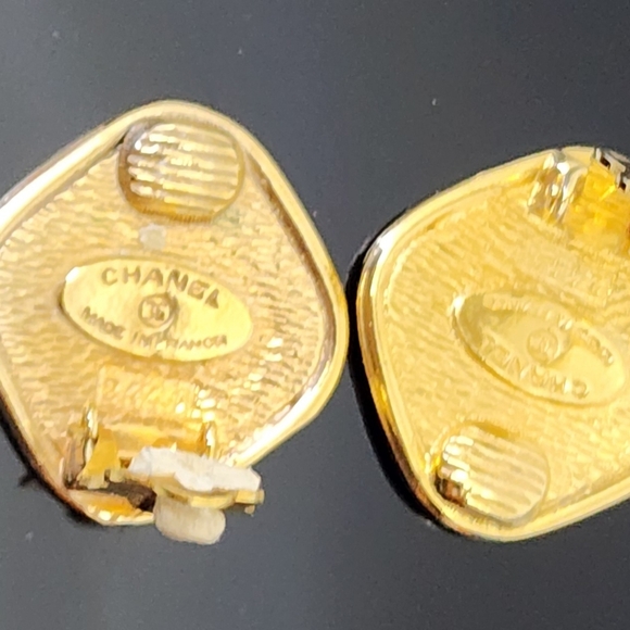 EUC Chanel Gold Clip Earrings - Picture 4 of 5